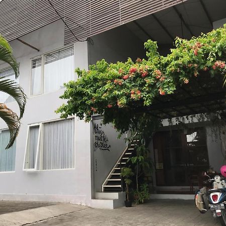 Matta Lodge Kuta Selatan Exterior foto