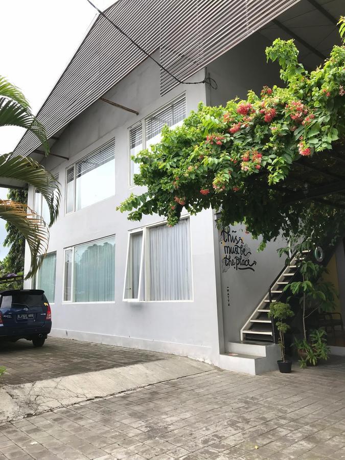 Matta Lodge Kuta Selatan Exterior foto